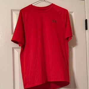 Under Armour Men's Red T-Shirt size M
